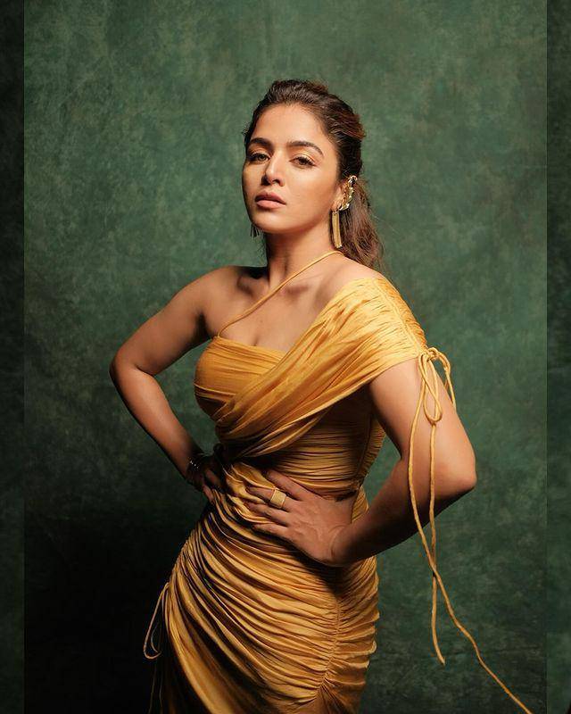Wamiqa Gabbi (instagram.com/wamiqagabbi)