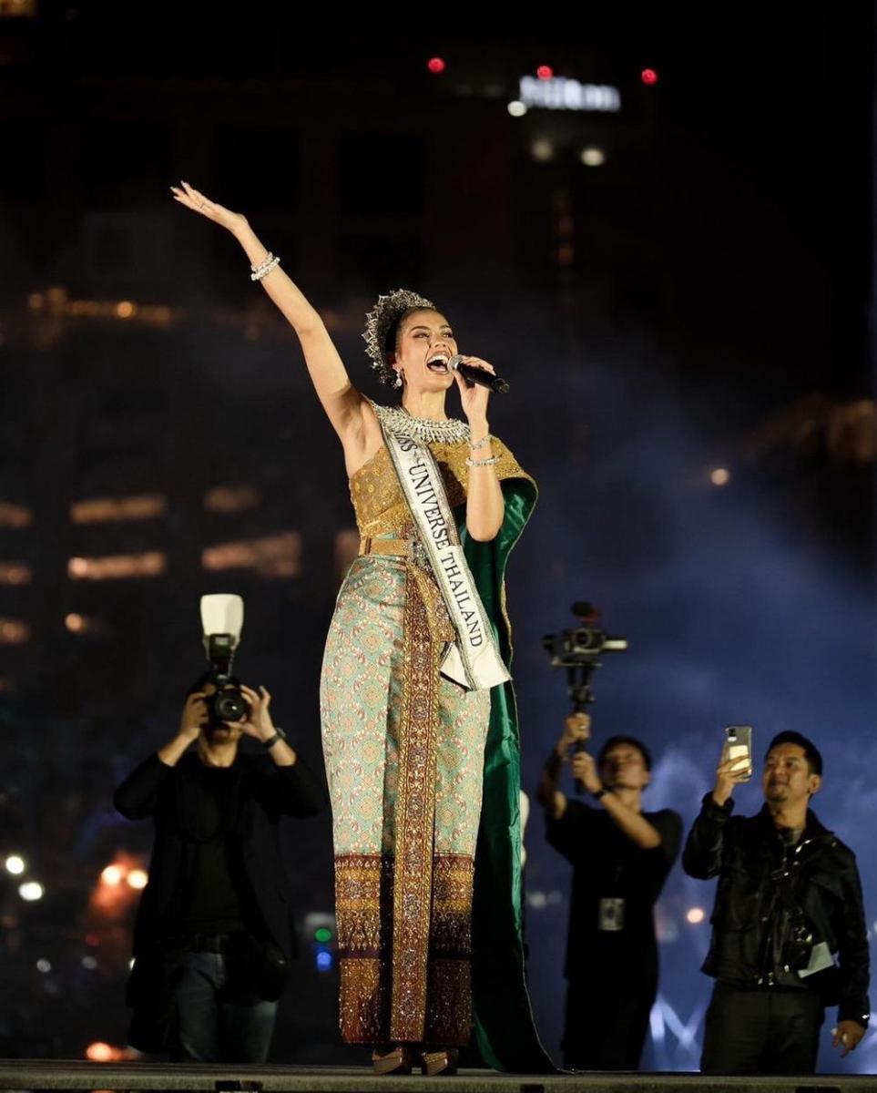 Potret Kepulangan Anntonia Porsild, Juara Dua Miss Universe 2023 ke Thailand (Instagram.com/missuniverse.in.th)