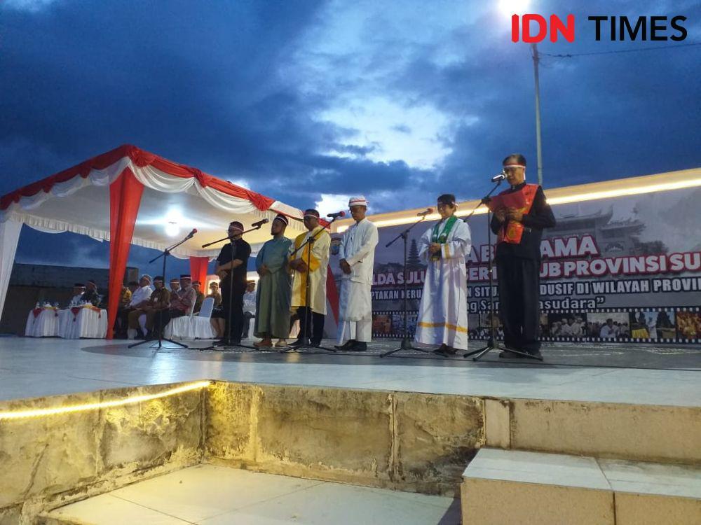 Doa bersama yang digelar FKUB Sulawesi Utara di God Bless Park, Manado, Selasa (28/11/2023). IDNTimes/Savi