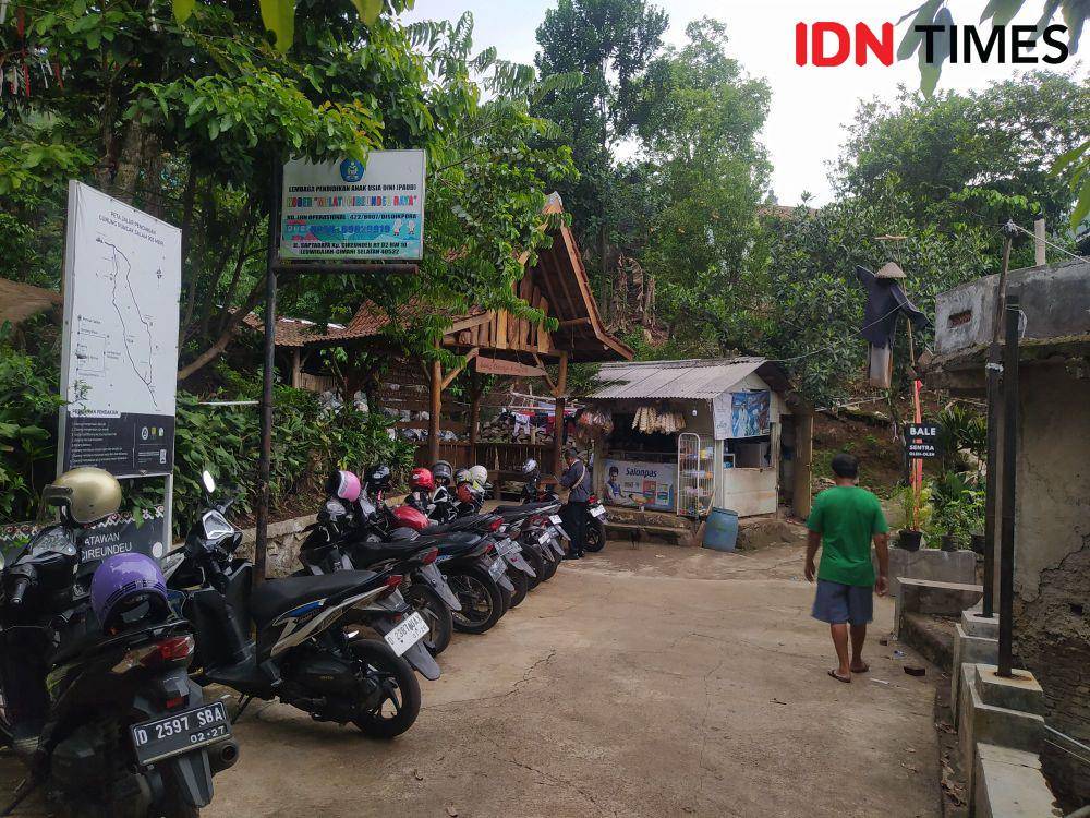 Situasi di Kampung Adat Cireundeu, Kelurahan Leuwigajah, Kecamatan Cimahi Selatan, Kota Cimahi. (Bangkit Rizki/IDN Times)