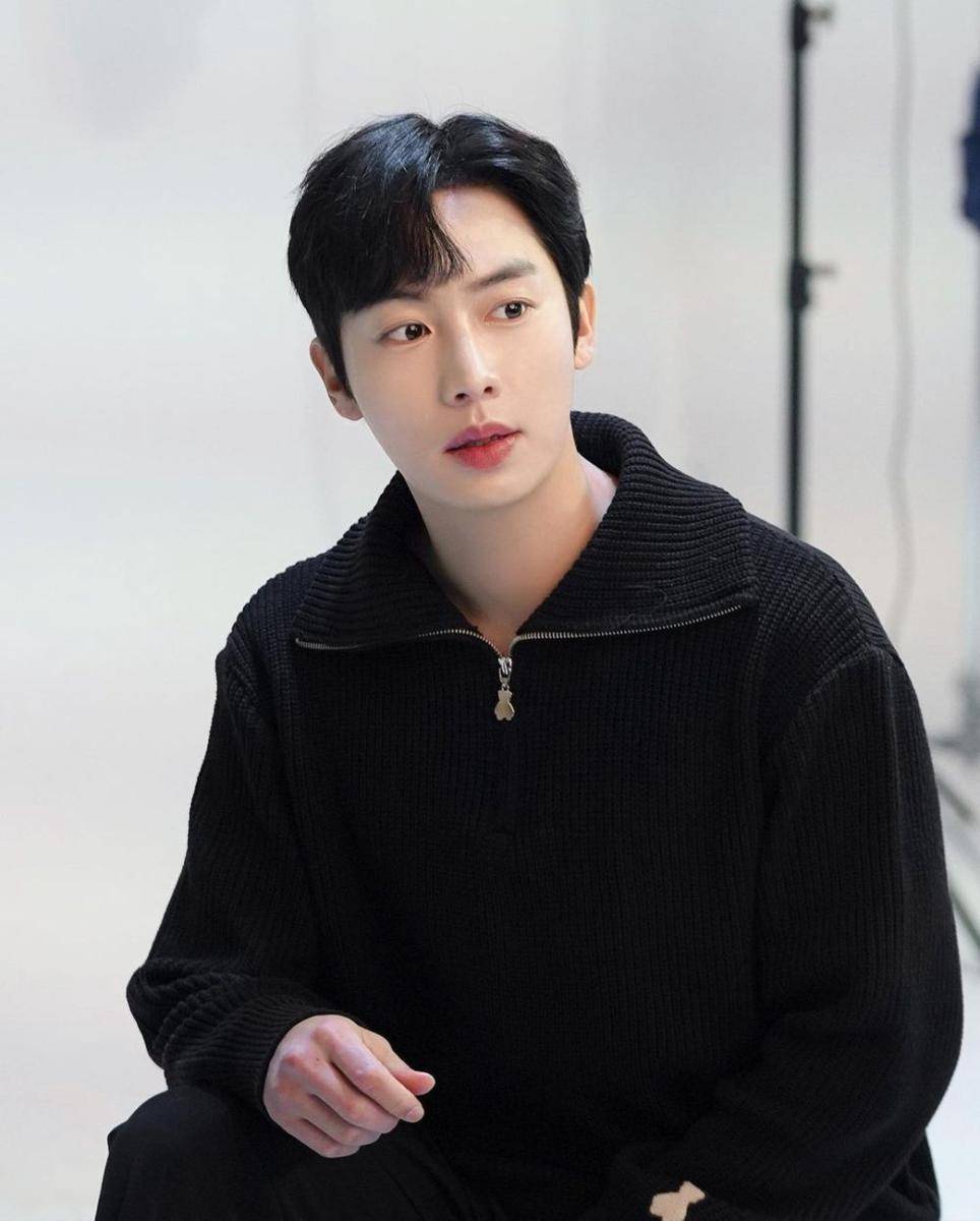 Kwon Hwa Woon (instagram.com/935entertainment)