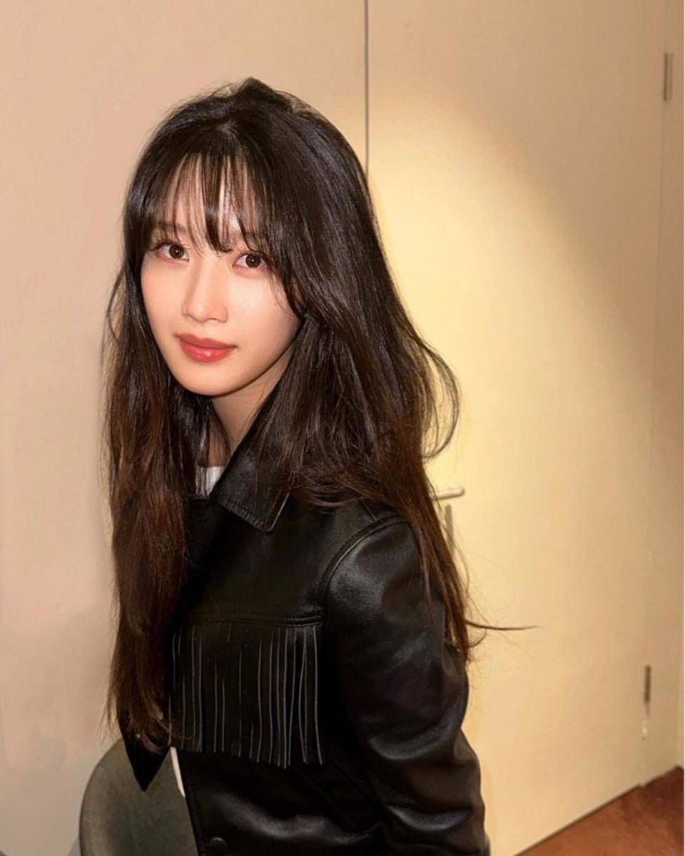 makeup look ala Mun Ka Young (instagram.com/m_kayoung)