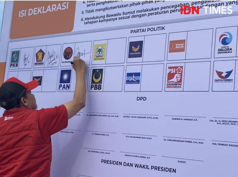 Bawaslu Sumut menggelar apel siaga di Istana Maimun (IDN Times/Indah Permata Sari)