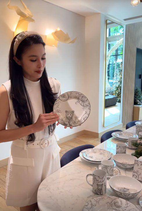 pohon Natal Sandra Dewi (Instagram.com/sandradewi88)