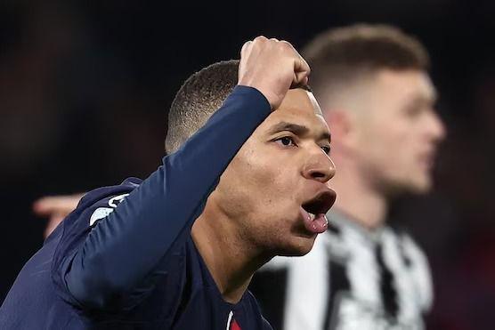Selebrasi Kylian Mbappe usai membobol gawang Newcastle, Rabu (29/11/2023). (uefa.com).