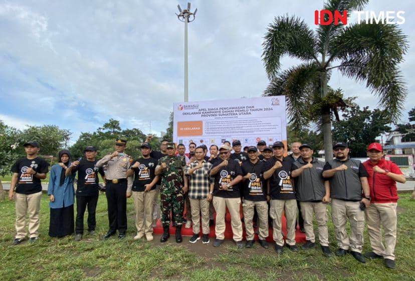 Bawaslu Sumut menggelar apel siaga di Istana Maimun (IDN Times/Indah Permata Sari)