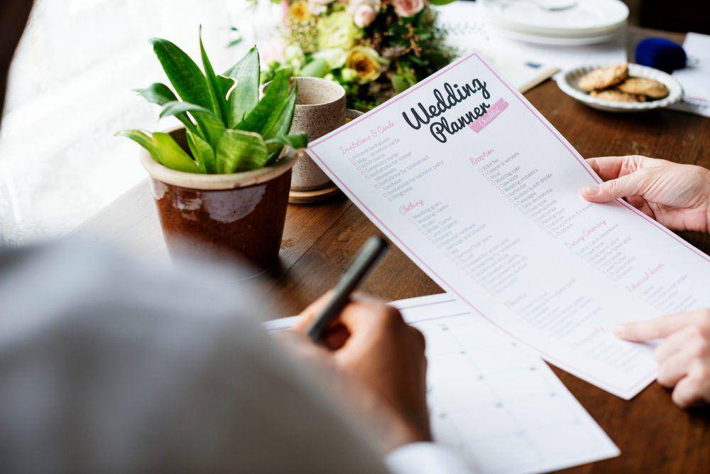 ilustrasi wedding planner dan paket pricelist pernikahan (freepik.com/rawpixel.com)