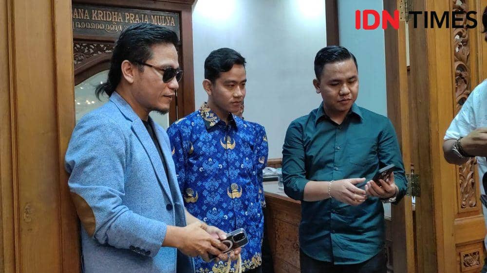 Miftah temui Gibran Rakabuming di Balaikota Solo. (IDN Times/Larasati Rey)