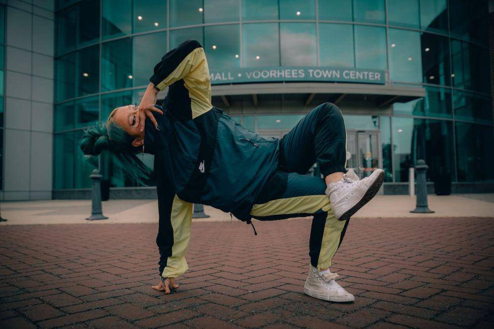 ilustrasi breakdance (pexels.com/ Jerm Gonzalo)