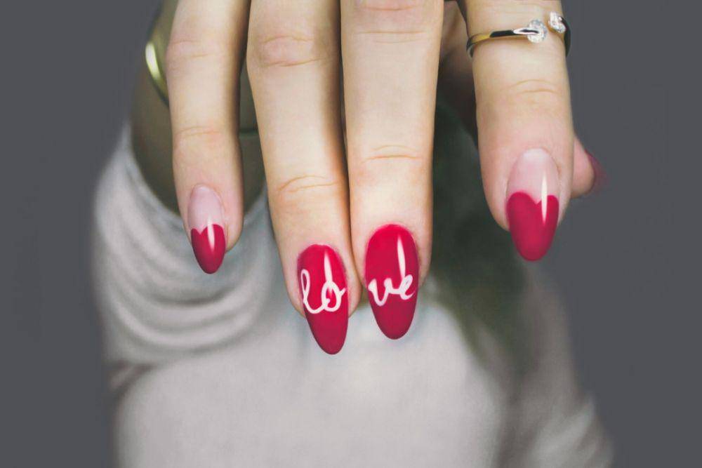 ilustrasi manicure pedicure (pexels.com/Designecologist)
