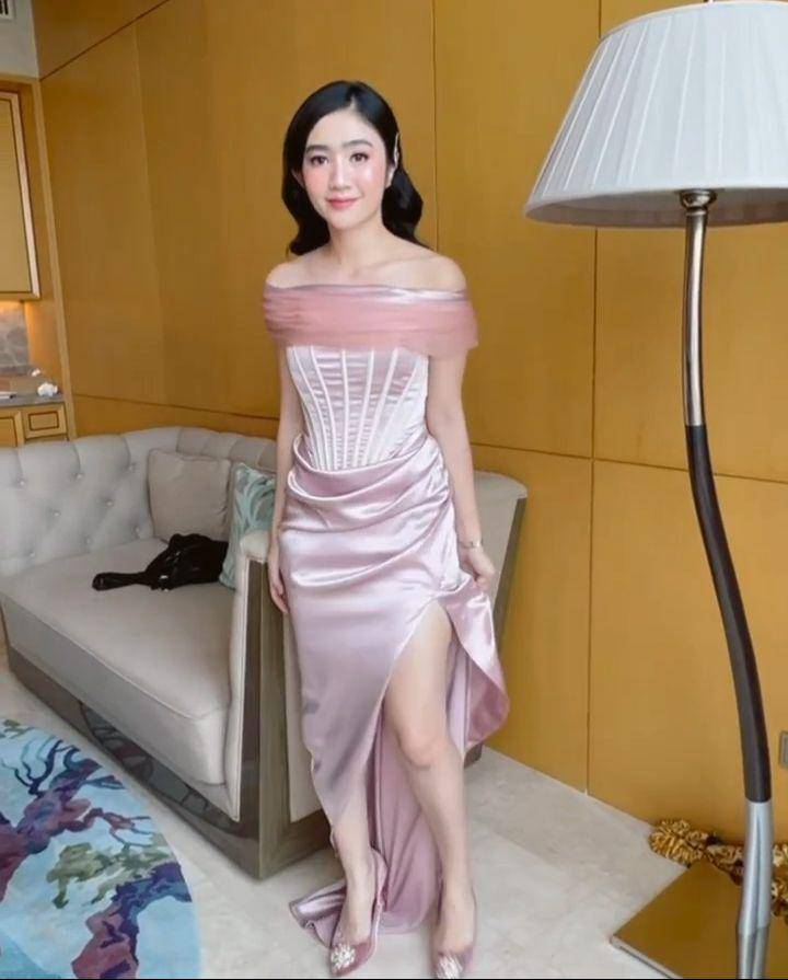 Outfit pink Febby Rastanty (Instagram.com/febbyrastanty)