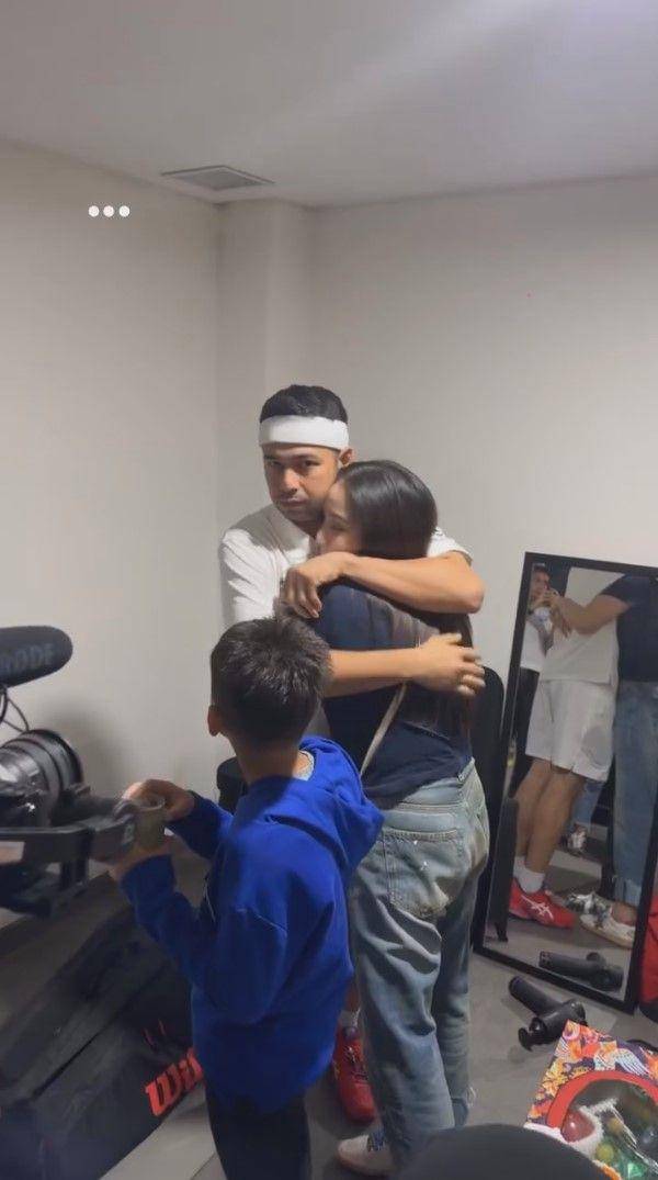 potret keluarga dukung Raffi Ahmad (instagram.com/sensen_ahmad)