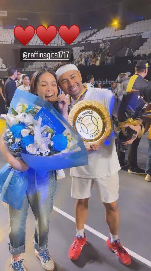 potret keluarga dukung Raffi Ahmad (instagram.com/sensen_ahmad)