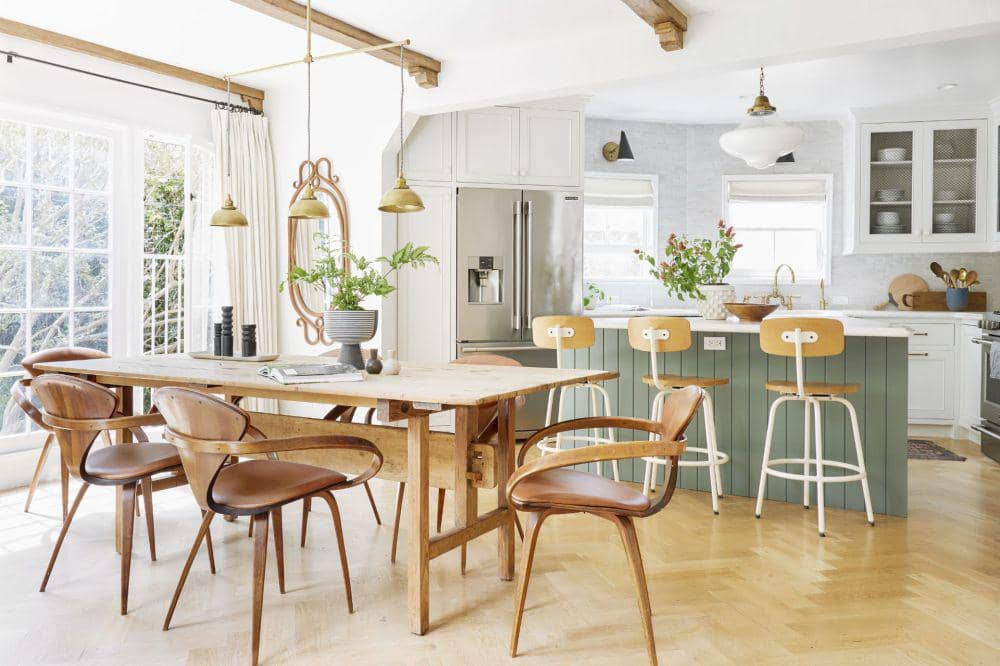 11 Inspirasi Penempatan Cermin di Ruang Makan, Tampak Lebih Luas!