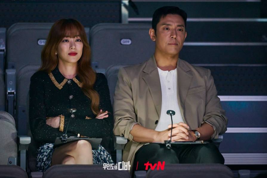 Kim Hyo Jin dan Kim Joo Hun di drama Castaway Diva (Dok. tvN/Castaway Diva)