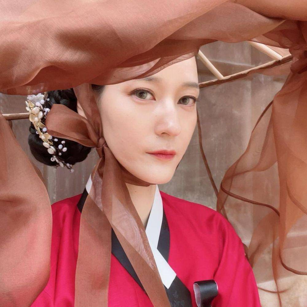 cast The Story of Park's Marriage Contract (instagram.com/rieyz)