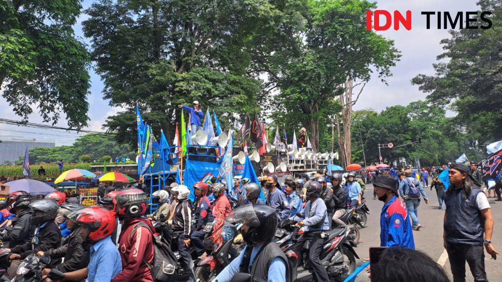 Tolak UMK Jabar 2024, Buruh Kembali Kepung Gedung Sate Pekan Depan