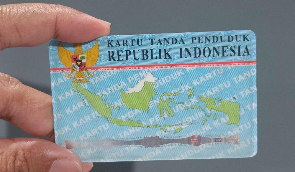 Bolehkan Mencantumkan Gelar di KTP? Perhatikan Aturan Penulisan Nama