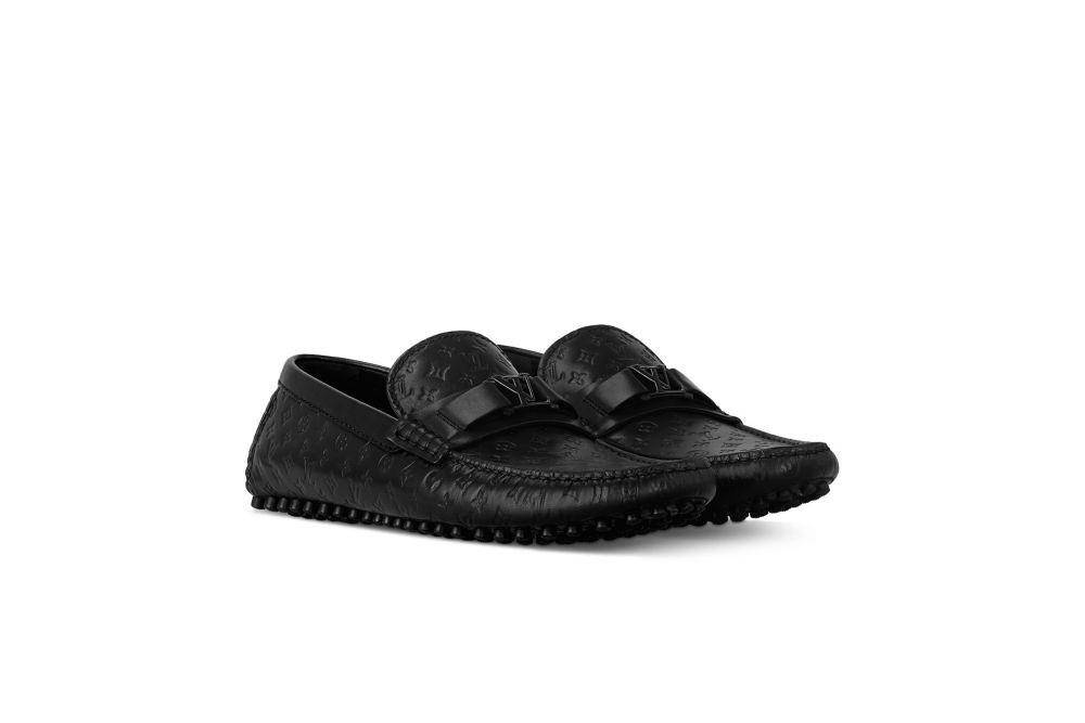 ilustrasi sepatu mokasin atau moccasin shoes (louisvuitton.com)
