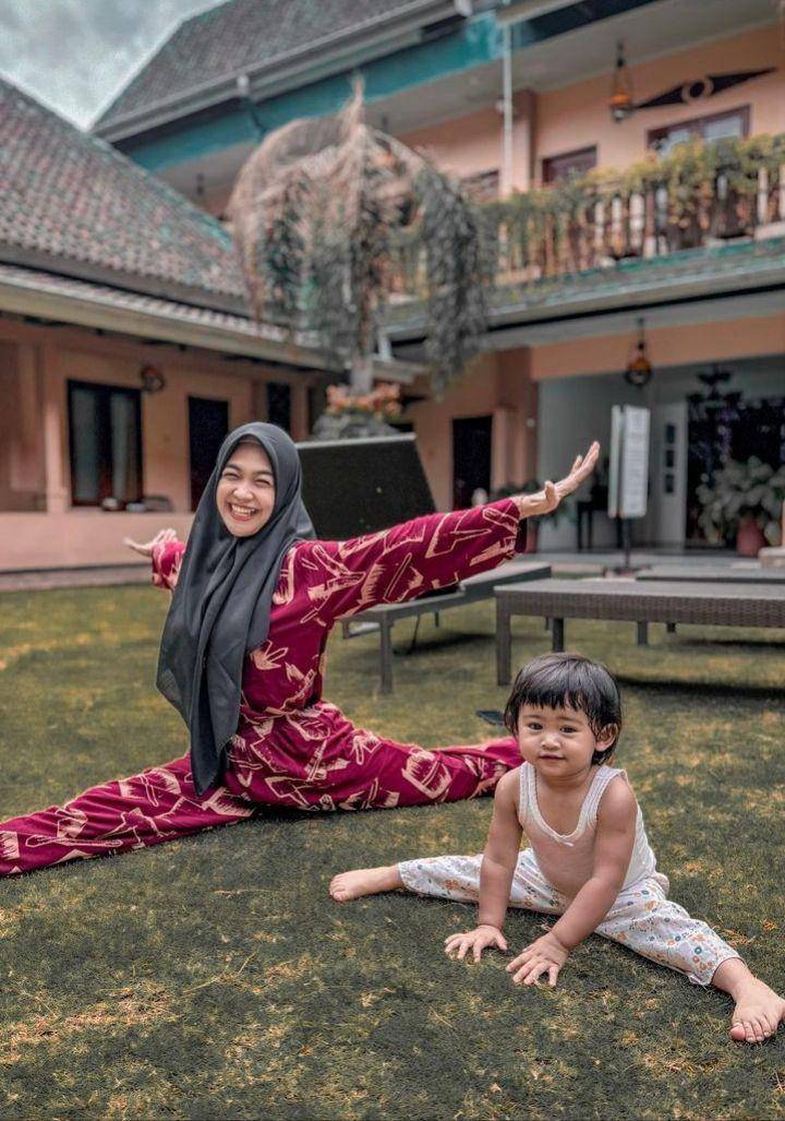 Moana dan papa vs mama (Instagram.com/riaricis1795)