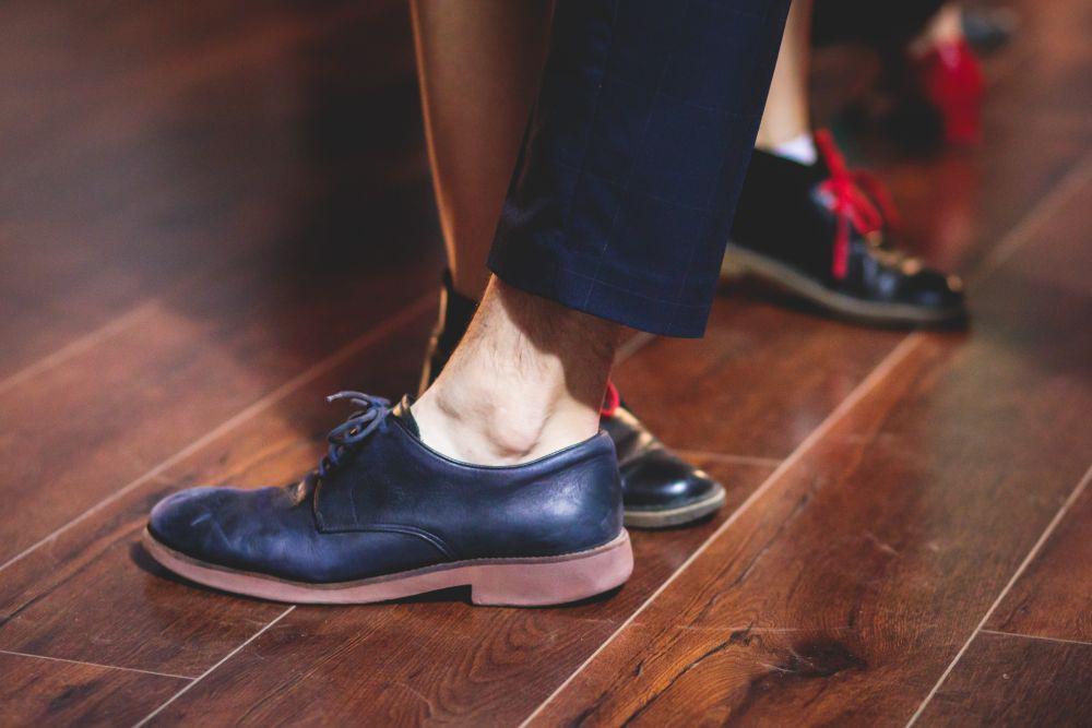 4 Tipe Sepatu yang Dipakai Pas Pertama Nge-date, Ada Maknanya!