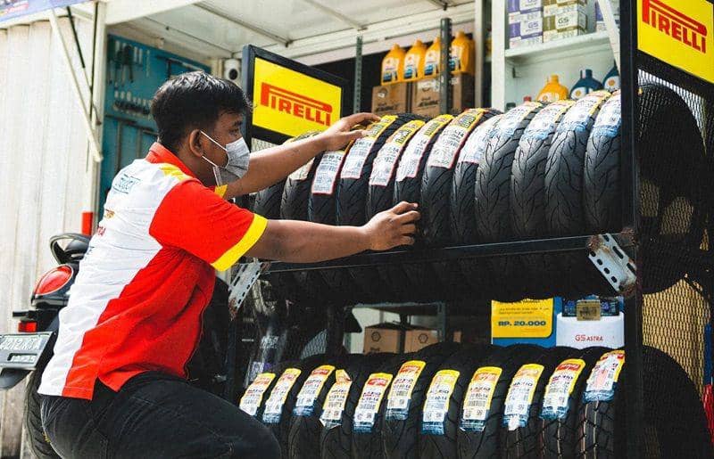 ilustrasi ban motor Pirelli (instagram.com/motoquick.id)