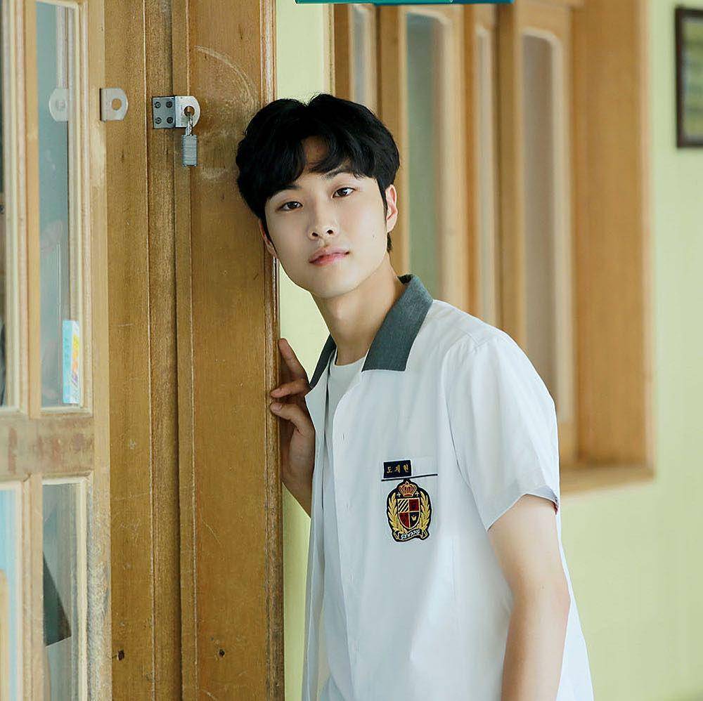 Lee Jong Won di balik layar drama Go, Back Diary (instagram.com/wonjong_)
