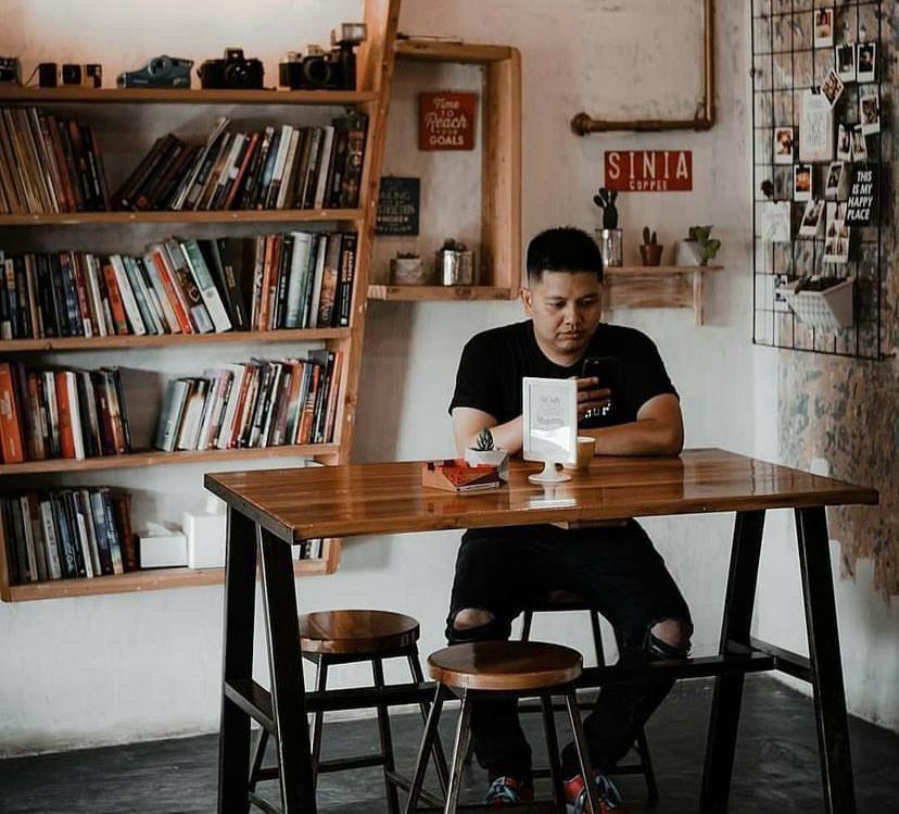8 Book Cafe di Lampung, Banyak Pilihan Genre Buku!