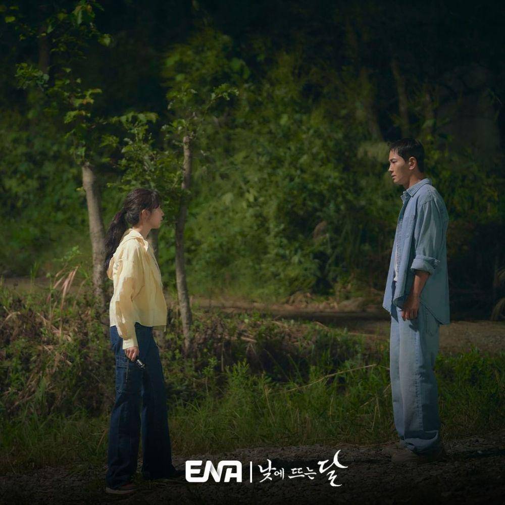 still cut drakor Moon in the Day (instagram.com/channel.ena.d)