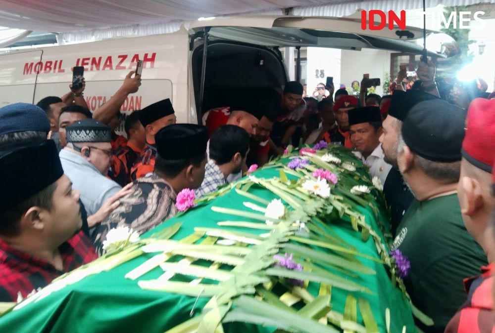 Kodrat Shah Dimakamkan, Ini Pesan Ruhut Sitompul hingga Pj Gubernur