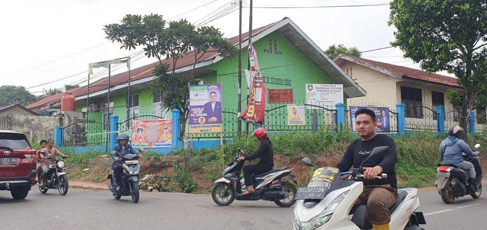 APK Bertebaran di Halaman Sekolah, Bawaslu Turunkan Tim Investigasi