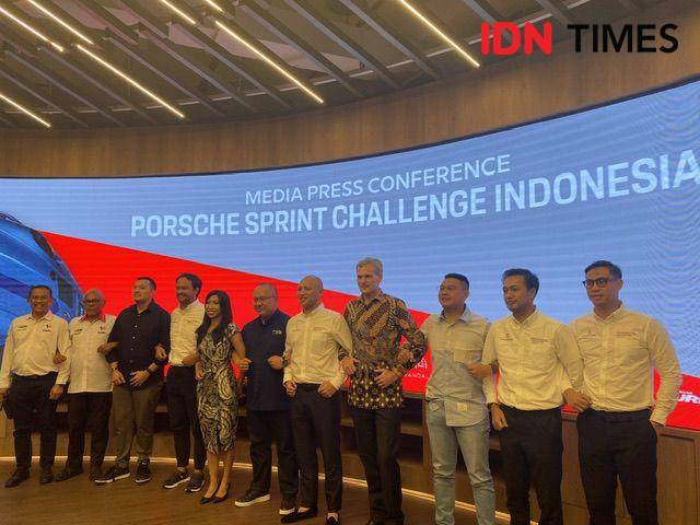 Konferensi pers penyelenggaraan Porsche Sprint Challenge Indonesia. (IDN Times/Vadhia Lidyana)