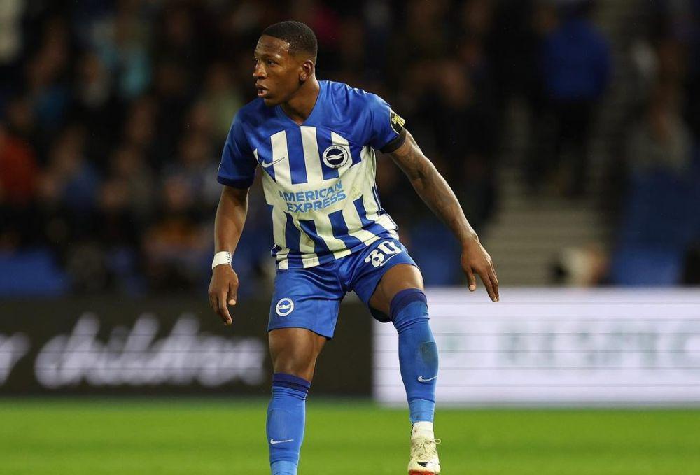 Pervis Estupinan saat membela Brighton & Hove Albion di English Premier League. (instagram.com/pervisestupinan_oficial)