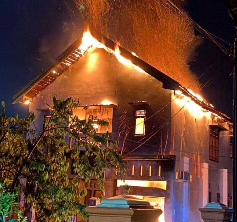 Petugas Damkar OKU Gugur Usai Tertimpa Reruntuhan Saat Padamkan Api