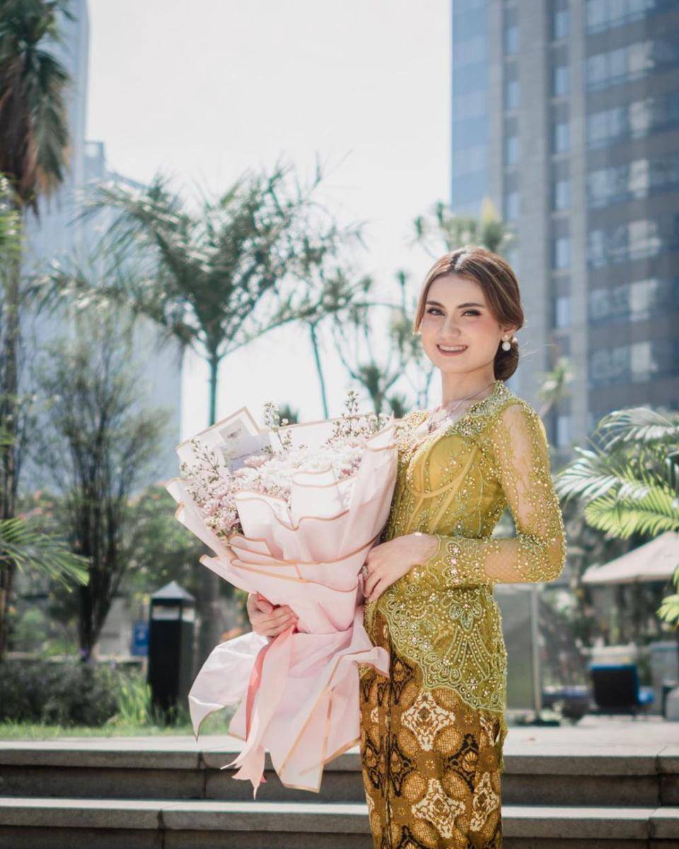potret wisuda Raisya Bawazier (instagram.com/raisyabawazier)