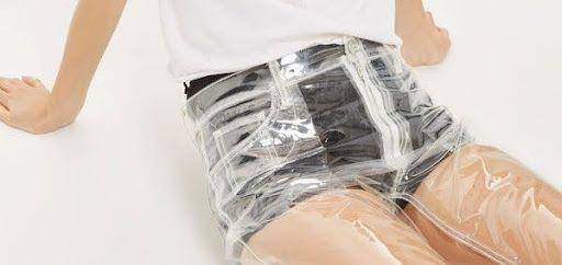 Celana jeans plastik yang dirilis Topshop (dok. Topshop)