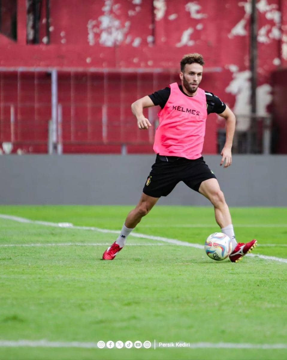 Pemain Persik Kediri saat berlatih. Instagram.com/@persikfcofficial