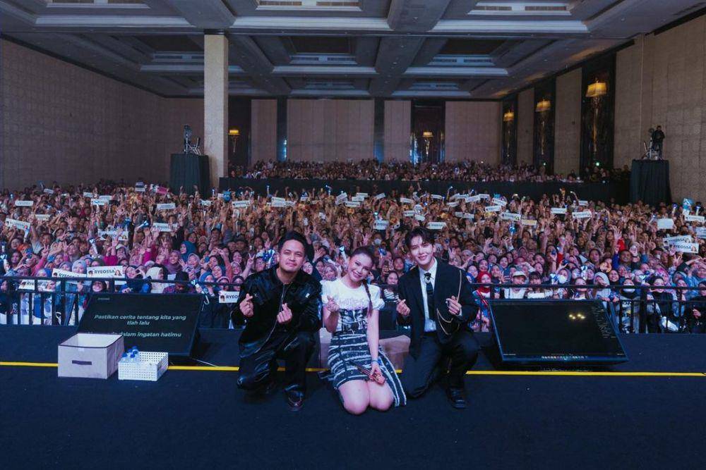 potret Rossa ajak Ryeowook jadi bintang tamu di konsernya (instagram.com/itsrossa910)