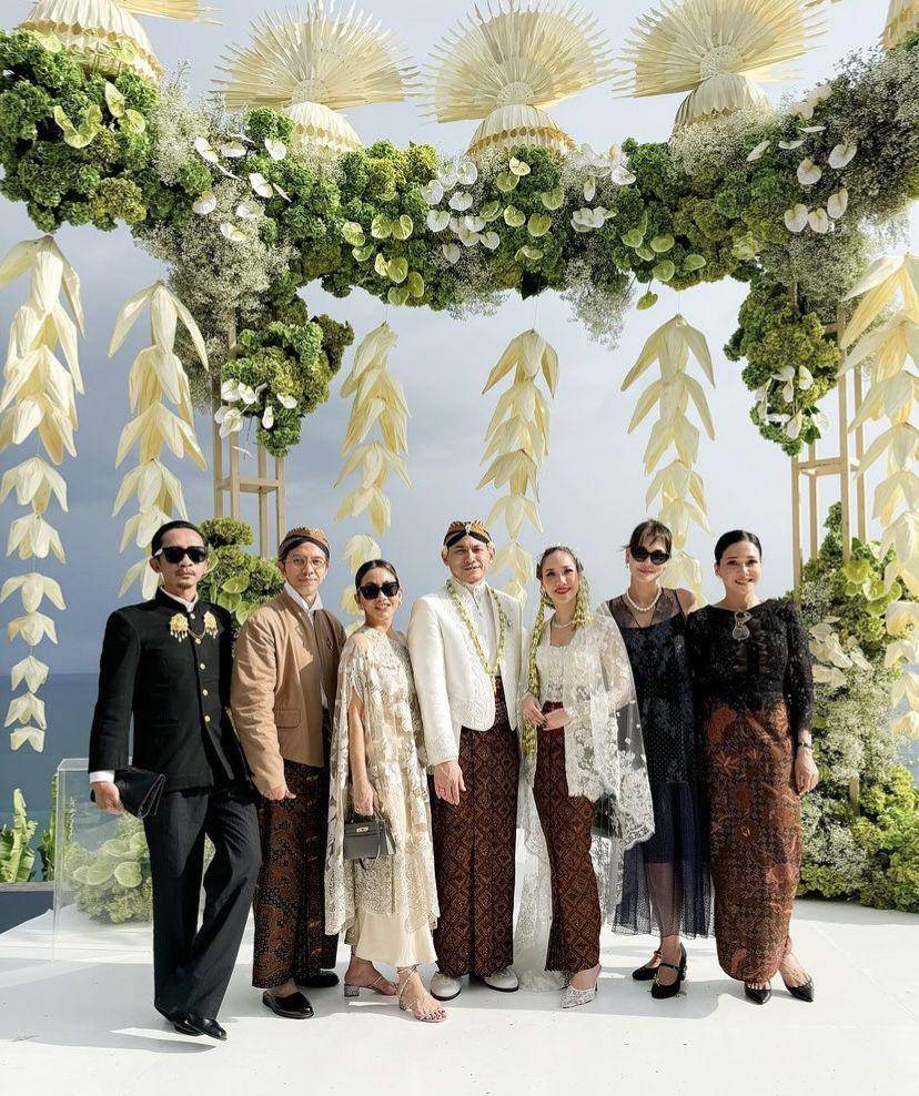 Luna Maya dipernikahan BCL dan Tiko (instagram.com/lunamaya)