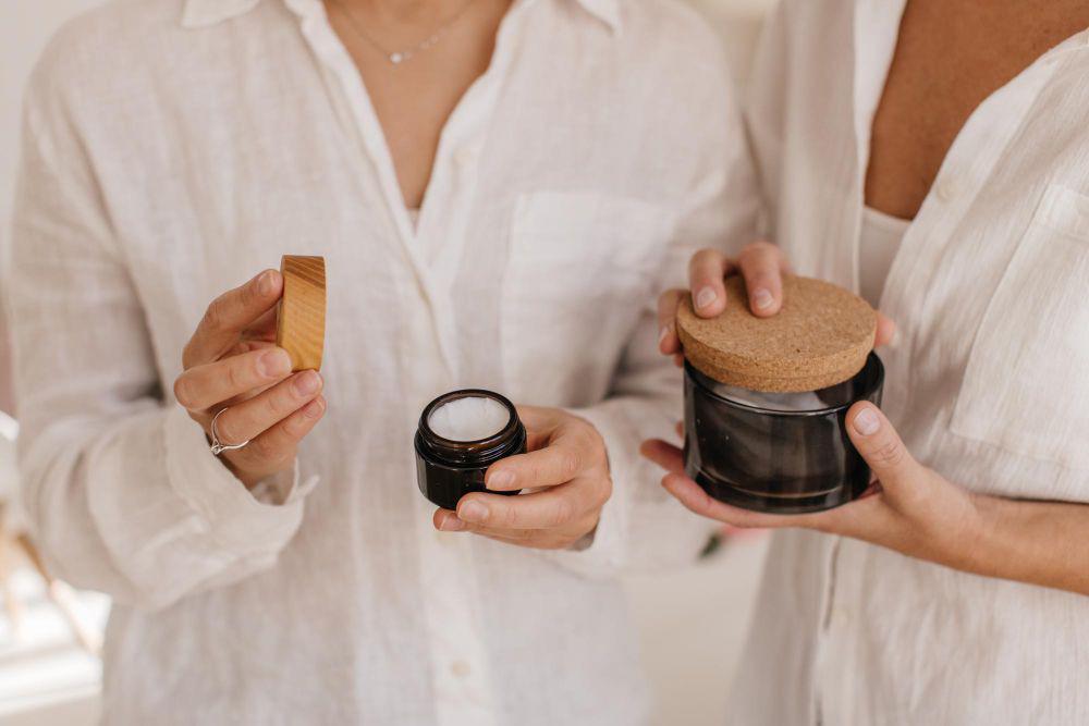 11 Kandungan Skincare Pemicu Kanker, Cek Kemasan Produk!