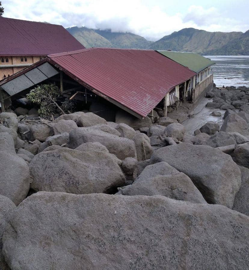 Banjir bandang menerjang Desa Simangulampe, Kecamatan Baktiraja, Kabupaten Humbang Hasundutan (Dok. Istimewa)