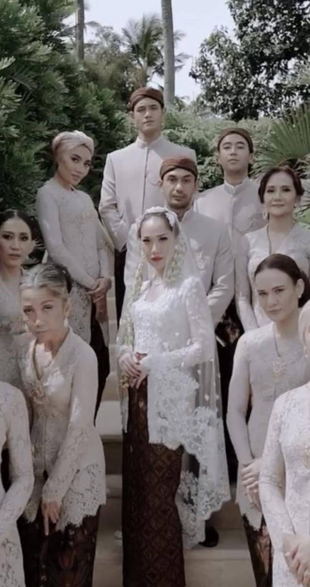 potret artis di pernikahan BCL dan Tiko Aryawardhana (instagram.com/itsmebcl)