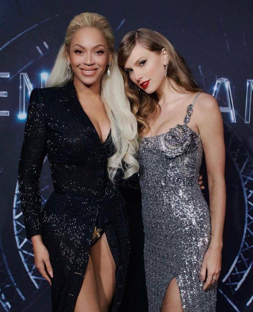 potret Taylor Swift di premier film Reinassance (instagram.com/variety | instagram.com/taylorwift)