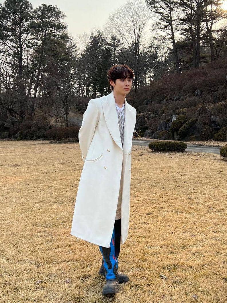potret Hwang Min Hyun (instagram.com/optimushwang)
