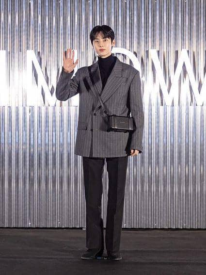 potret Hwang Min Hyun (instagram.com/optimushwang)