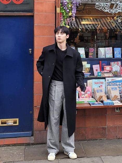 potret Hwang Min Hyun (instagram.com/optimushwang)