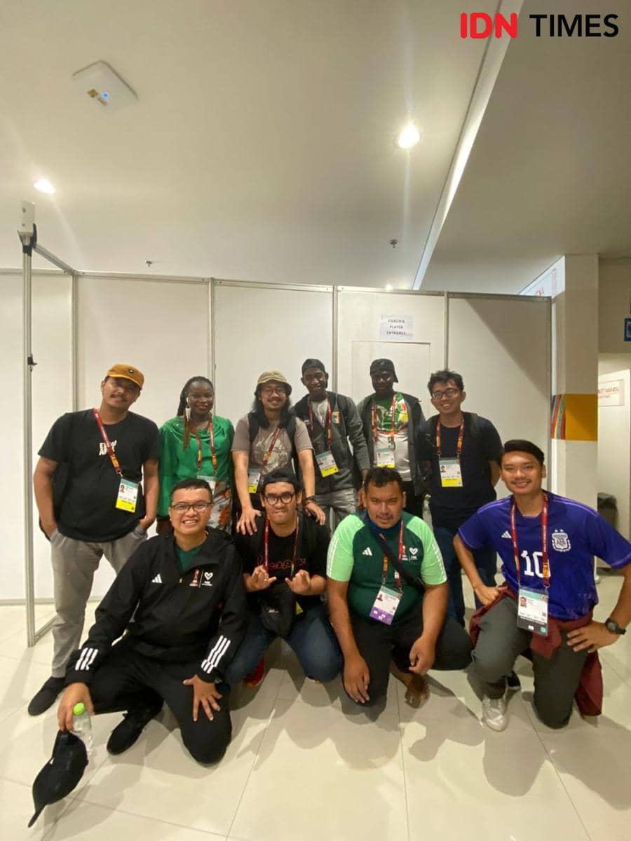 Jurnalis asal Mali, Kadiatou Bagayoko, meliput Piala Dunia U-17 2023. (IDN Times/Sandy Firdaus)