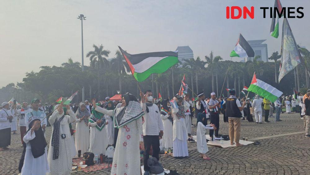 Ribuan Peserta Aksi Munajat Kubro 212 Memadati Kawasan Monas