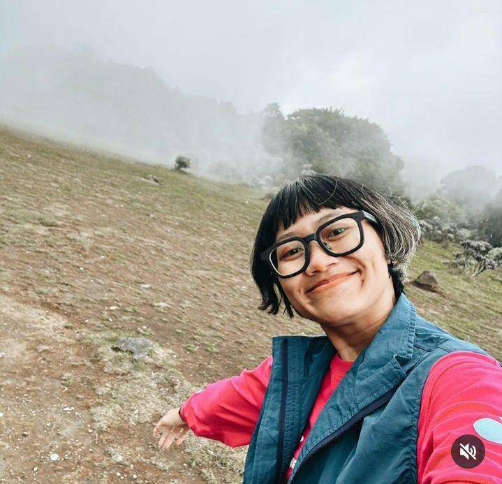 potret Aci Resti mendaki gunung Gede (instagram.com/aciresti)