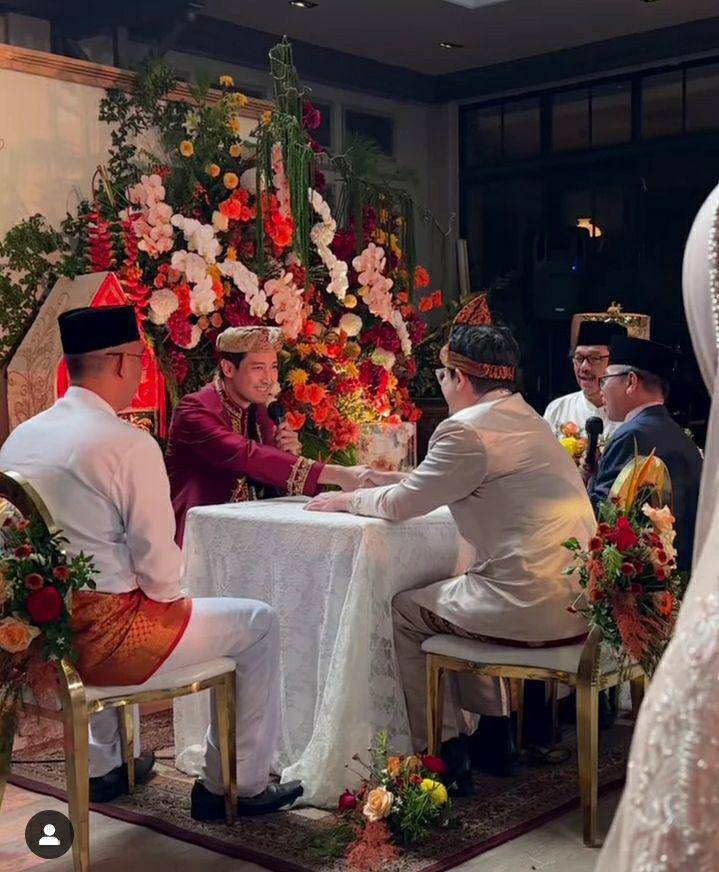 potret bridesmaid dan groomsmen di pernikahan Hanggini dan Luthfi (instagram.com/davidelsandro)